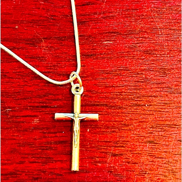 Sterling silver plated 18” with a St. Francis medal and crucifix. - Picture 5 of 11